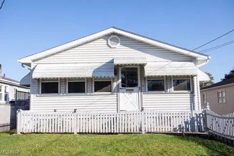 Exterior - 555 Sexton St, Struthers, OH 44471 photo 1 of 5
