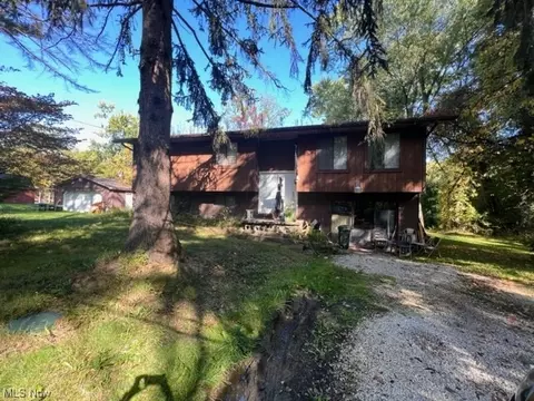 2859 Wayne St, Norton, OH 44203