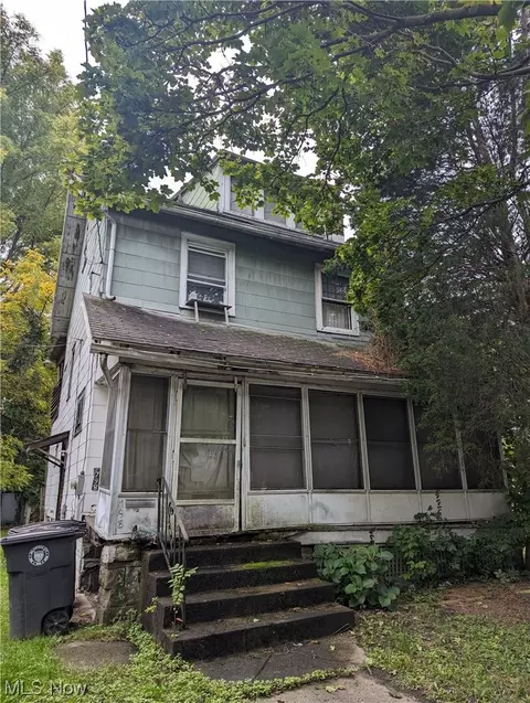 798 Euclid Ave, Akron, OH 44307