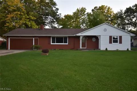 235 Sleepy Hollow Dr, Canfield, OH 44406