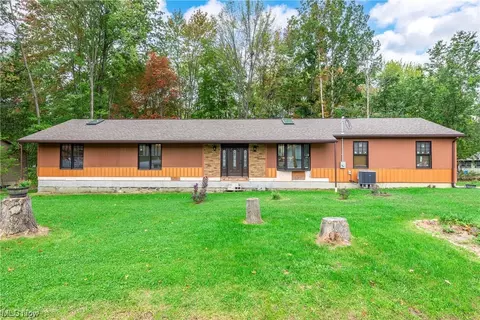 17753 Davis Rd, Lake Milton, OH 44429