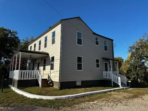 60 Maple Ln, Wheeling, WV 26003