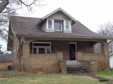 13342 Louisville St NE, Paris, OH 44669