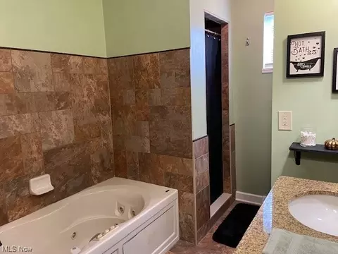 5201 Sandy Hook Dr, Parma, OH 44134 photo 10