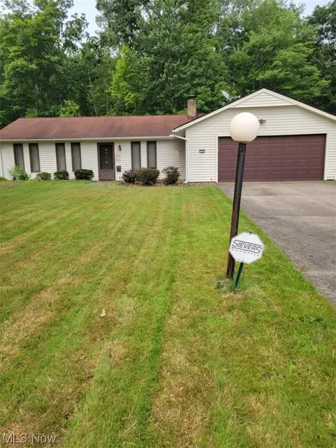 5250 Mills Creek Ln, North Ridgeville, OH 44039