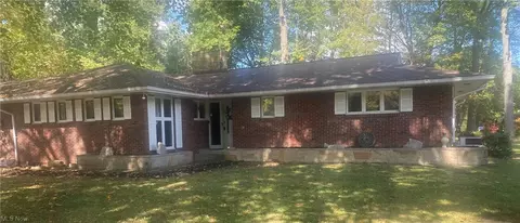 3019 Gretchen Dr NE, Warren, OH 44483