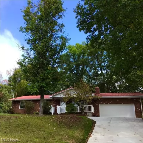 59 Nuthatch Ln, Parkersburg, WV 26104