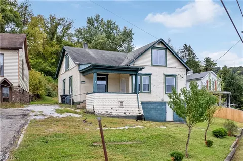 21 Lombardy Hts, Bridgeport, OH 43912