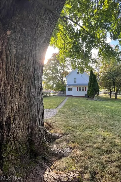 1438 Columbus Ave, Ashtabula, OH 44004 photo 35