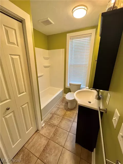 1438 Columbus Ave, Ashtabula, OH 44004 photo 21