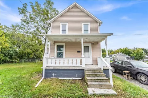 223 W 16th St, Lorain, OH 44052