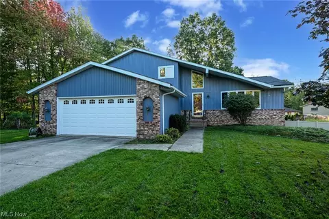 11821 Rolling Meadow Ln, North Royalton, OH 44133