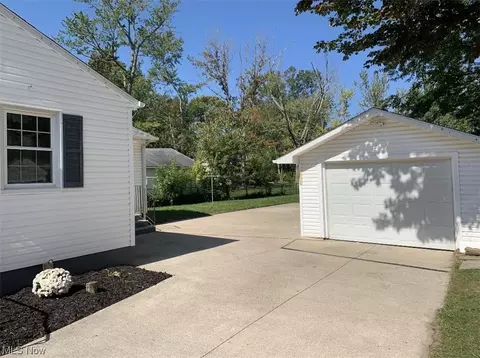 2001 W 16th St, Ashtabula, OH 44004 photo 6