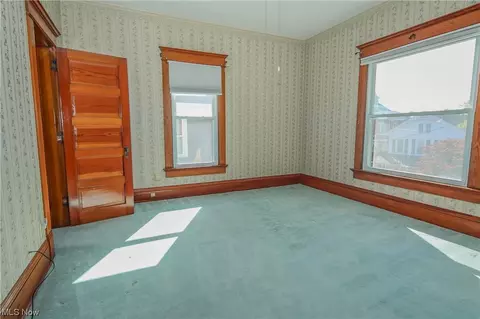 115 E Walnut St, Barnesville, OH 43713 photo 24