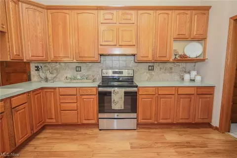 115 E Walnut St, Barnesville, OH 43713 photo 9
