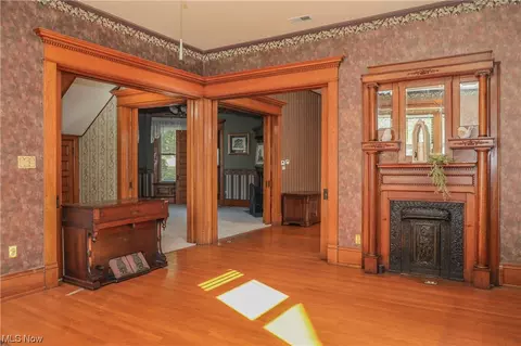 115 E Walnut St, Barnesville, OH 43713 photo 15