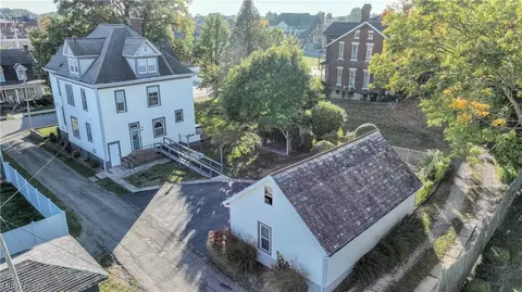 115 E Walnut St, Barnesville, OH 43713 photo 3
