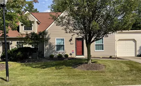 14905 Royal Ridge Ln #3, North Royalton, OH 44133