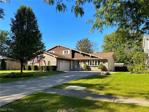 7704 Klein Dr, Middleburg Heights, OH 44130