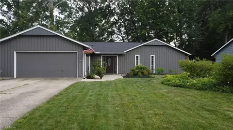 6026 Mills Creek Ln, North Ridgeville, OH 44039