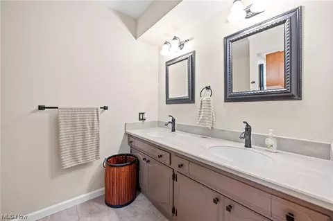 1197 Gulf Rd, Elyria, OH 44035 photo 18