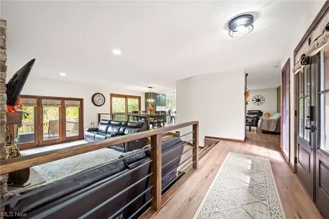 1197 Gulf Rd, Elyria, OH 44035 photo 4