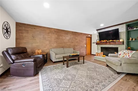 1197 Gulf Rd, Elyria, OH 44035 photo 9