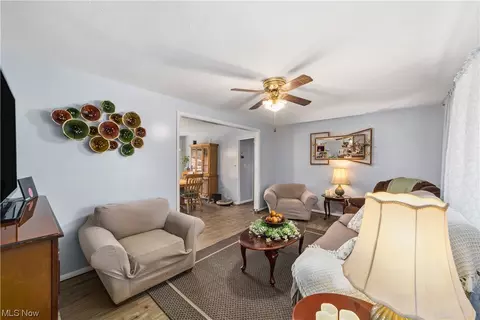 6034 Michael Dr, Brook Park, OH 44142 photo 3