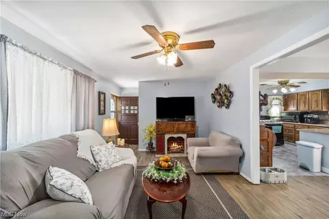 6034 Michael Dr, Brook Park, OH 44142 photo 6