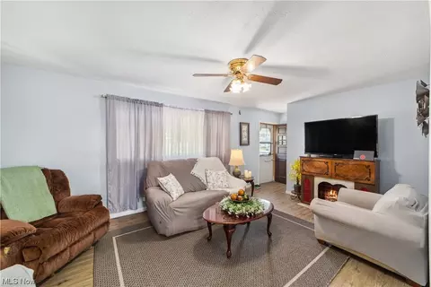 6034 Michael Dr, Brook Park, OH 44142 photo 5