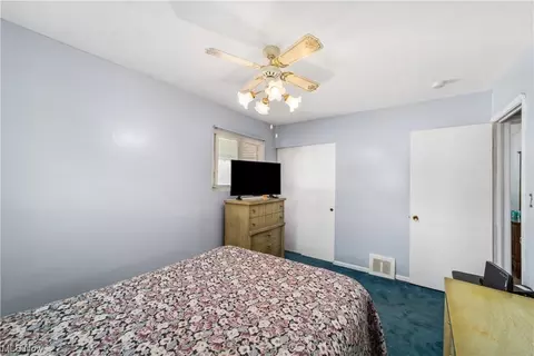 6034 Michael Dr, Brook Park, OH 44142 photo 18