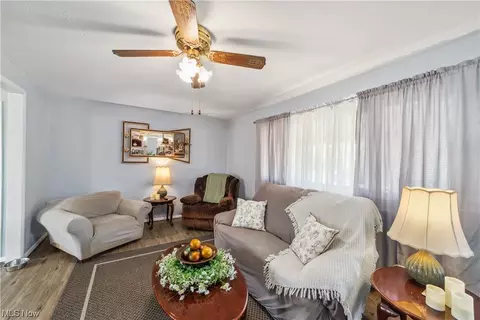 6034 Michael Dr, Brook Park, OH 44142 photo 4