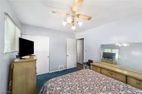 6034 Michael Dr, Brook Park, OH 44142 photo 17