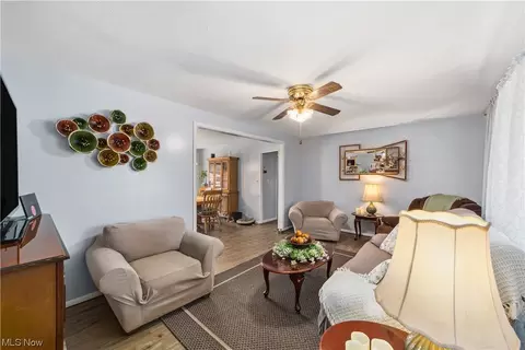6034 Michael Dr, Brook Park, OH 44142 photo 3