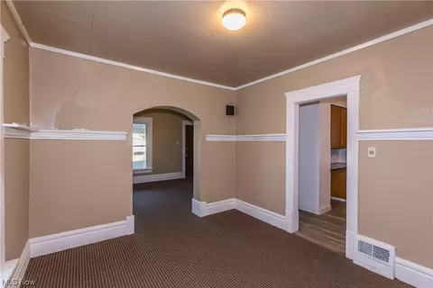 855 Sumner St, Akron, OH 44311 photo 9