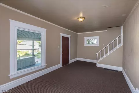 855 Sumner St, Akron, OH 44311 photo 4