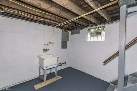 855 Sumner St, Akron, OH 44311 photo 26