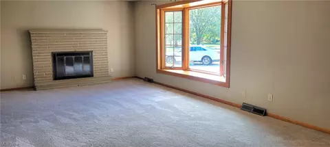 6015 Ford Rd, Elyria, OH 44035 photo 4