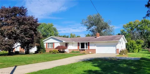 6015 Ford Rd, Elyria, OH 44035