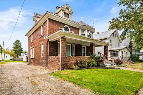 405 Harbor St, Conneaut, OH 44030 photo 32