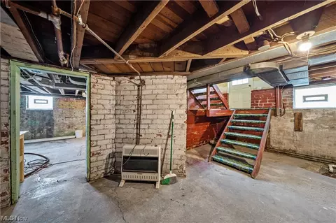 405 Harbor St, Conneaut, OH 44030 photo 17