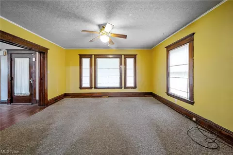 405 Harbor St, Conneaut, OH 44030 photo 6