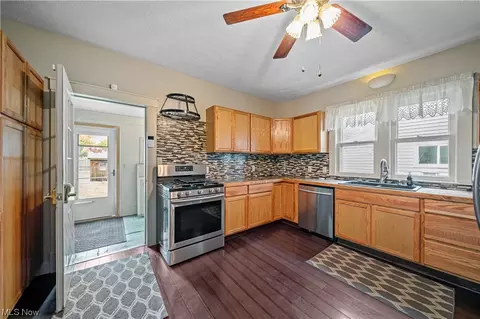 405 Harbor St, Conneaut, OH 44030 photo 13