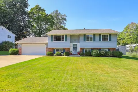 1826 Sandgate Rd, Madison, OH 44057