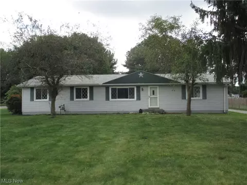 3704 Cain St NW, North Canton, OH 44720