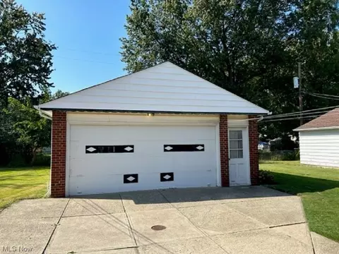920 E 216th St, Euclid, OH 44119 photo 13