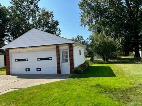 920 E 216th St, Euclid, OH 44119 photo 14