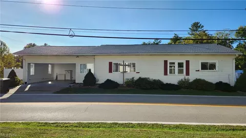 4363 Newark Rd, Elizabeth, WV 26143