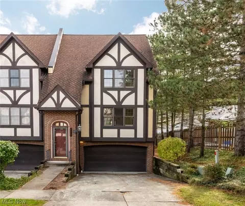 3517 Hampton Rd, Beachwood, OH 44122