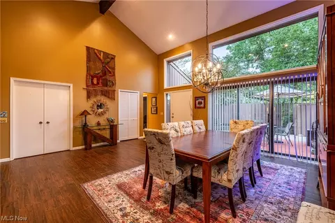 451 Honeysuckle Path, Aurora, OH 44202 photo 3